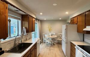 Charming Home Polk County - Dallas, Oregon