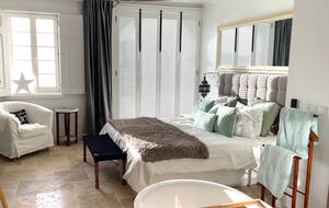 Amorzinho Do Vau | Historic Villa With Direct Beach Access - Portimao, Portugal