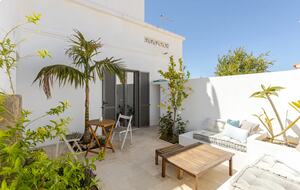 Amorzinho Do Vau | Historic Villa With Direct Beach Access - Portimao, Portugal