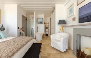 Amorzinho Do Vau | Historic Villa With Direct Beach Access - Portimao, Portugal