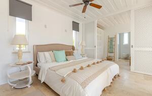 Amorzinho Do Vau | Historic Villa With Direct Beach Access - Portimao, Portugal