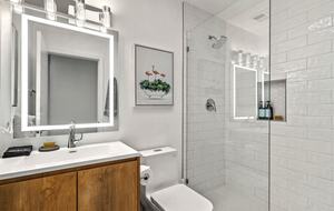 Entertainment Paradise with Putting Green & Tiki Bar - Palm Springs, California