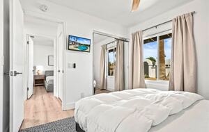 Entertainment Paradise with Putting Green & Tiki Bar - Palm Springs, California