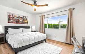 Entertainment Paradise with Putting Green & Tiki Bar - Palm Springs, California