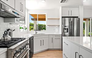 Entertainment Paradise with Putting Green & Tiki Bar - Palm Springs, California