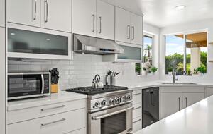 Entertainment Paradise with Putting Green & Tiki Bar - Palm Springs, California