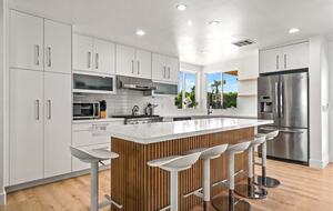 Entertainment Paradise with Putting Green & Tiki Bar - Palm Springs, California