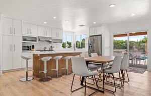 Entertainment Paradise with Putting Green & Tiki Bar - Palm Springs, California