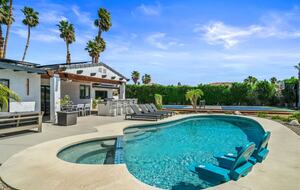 Entertainment Paradise with Putting Green & Tiki Bar - Palm Springs, California