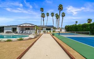 Entertainment Paradise with Putting Green & Tiki Bar - Palm Springs, California
