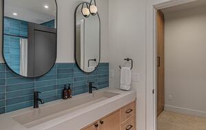 Blue Valley Chalet - Moving Mountains - Breckenridge, Colorado