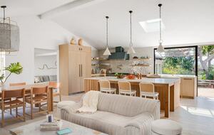 Four Feathers Farmhouse Villa - Montecito, California