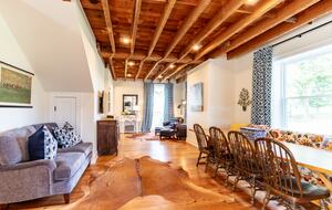 Stunning Renovated 1837 Farmhouse - Bellefonte, Pennsylvania