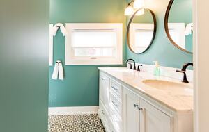 Stunning Renovated 1837 Farmhouse - Bellefonte, Pennsylvania