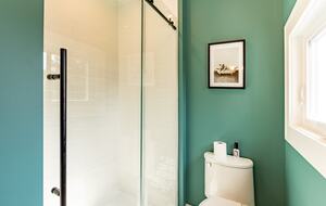 Stunning Renovated 1837 Farmhouse - Bellefonte, Pennsylvania