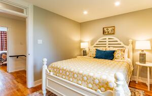 Stunning Renovated 1837 Farmhouse - Bellefonte, Pennsylvania