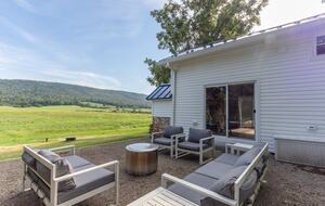 Stunning Renovated 1837 Farmhouse - Bellefonte, Pennsylvania