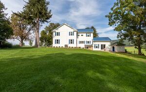 Stunning Renovated 1837 Farmhouse - Bellefonte, Pennsylvania