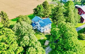 Stunning Renovated 1837 Farmhouse - Bellefonte, Pennsylvania