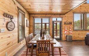 Luxury Cabin GETAWAY-Location-View-HotTub+more - Sevierville, Tennessee