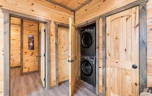 Luxury Cabin GETAWAY-Location-View-HotTub+more - Sevierville, Tennessee