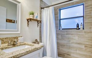 Historic Charm, Modern Comfort - Jacksonville, Florida