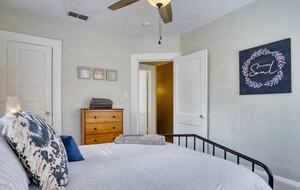 Historic Charm, Modern Comfort - Jacksonville, Florida