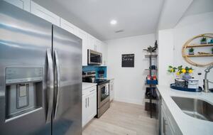 Coastal Comfort: Stylish Jacksonville Beach House - Jacksonville Beach, Florida