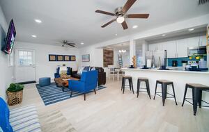 Coastal Comfort: Stylish Jacksonville Beach House - Jacksonville Beach, Florida