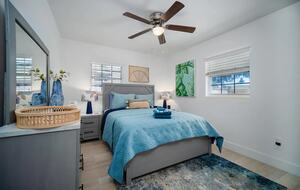 Coastal Comfort: Stylish Jacksonville Beach House - Jacksonville Beach, Florida