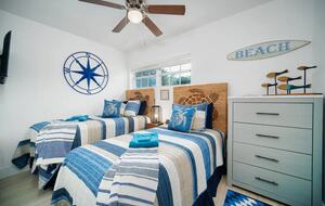 Coastal Comfort: Stylish Jacksonville Beach House - Jacksonville Beach, Florida