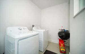 Coastal Comfort: Stylish Jacksonville Beach House - Jacksonville Beach, Florida