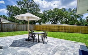 Coastal Comfort: Stylish Jacksonville Beach House - Jacksonville Beach, Florida