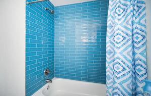 Coastal Comfort: Stylish Jacksonville Beach House - Jacksonville Beach, Florida