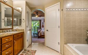 Big Kahuna Stunning Retreat - Waikoloa Village, Hawaii