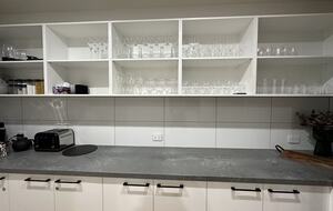 Butlers Pantry with generous ice supply, glasses, tea & coffee pods