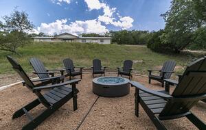 The Wildflower Haus- GORGEOUS Texas Hill Country! - Fredericksburg, Texas