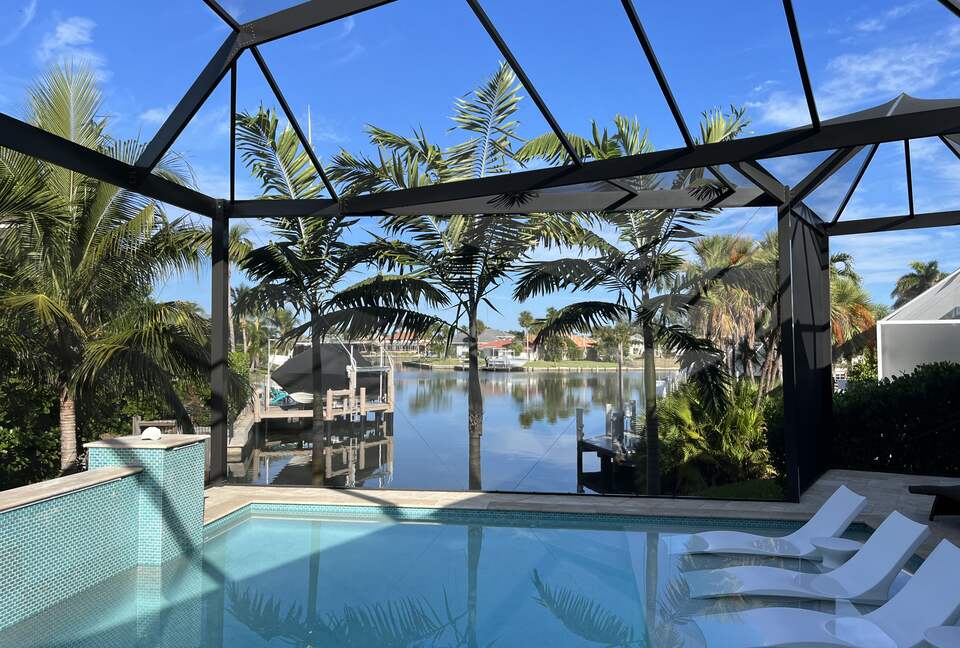 Waterfront Sanctuary at the Tip of the Canal | Marco Island - Marco Island, Florida