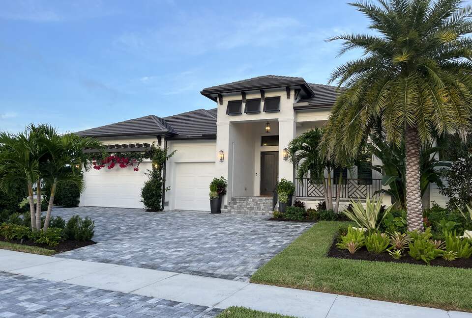 Waterfront Sanctuary at the Tip of the Canal | Marco Island - Marco Island, Florida