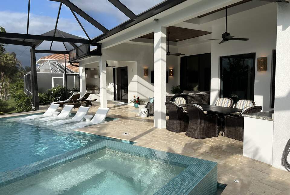 Waterfront Sanctuary at the Tip of the Canal | Marco Island - Marco Island, Florida