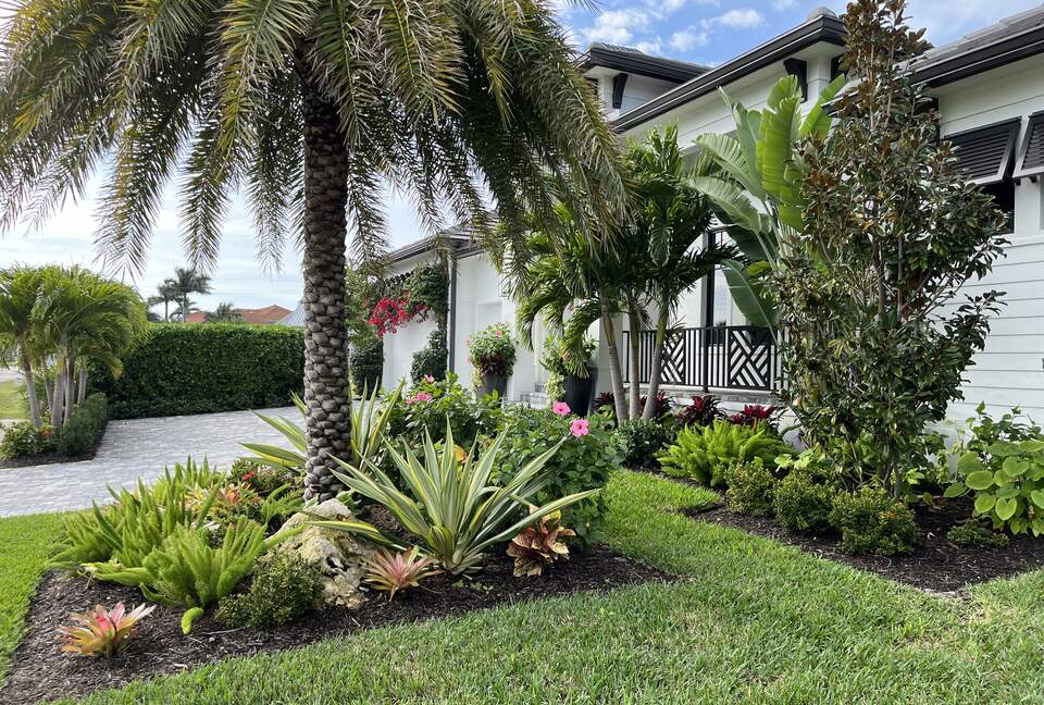 Waterfront Sanctuary at the Tip of the Canal | Marco Island - Marco Island, Florida