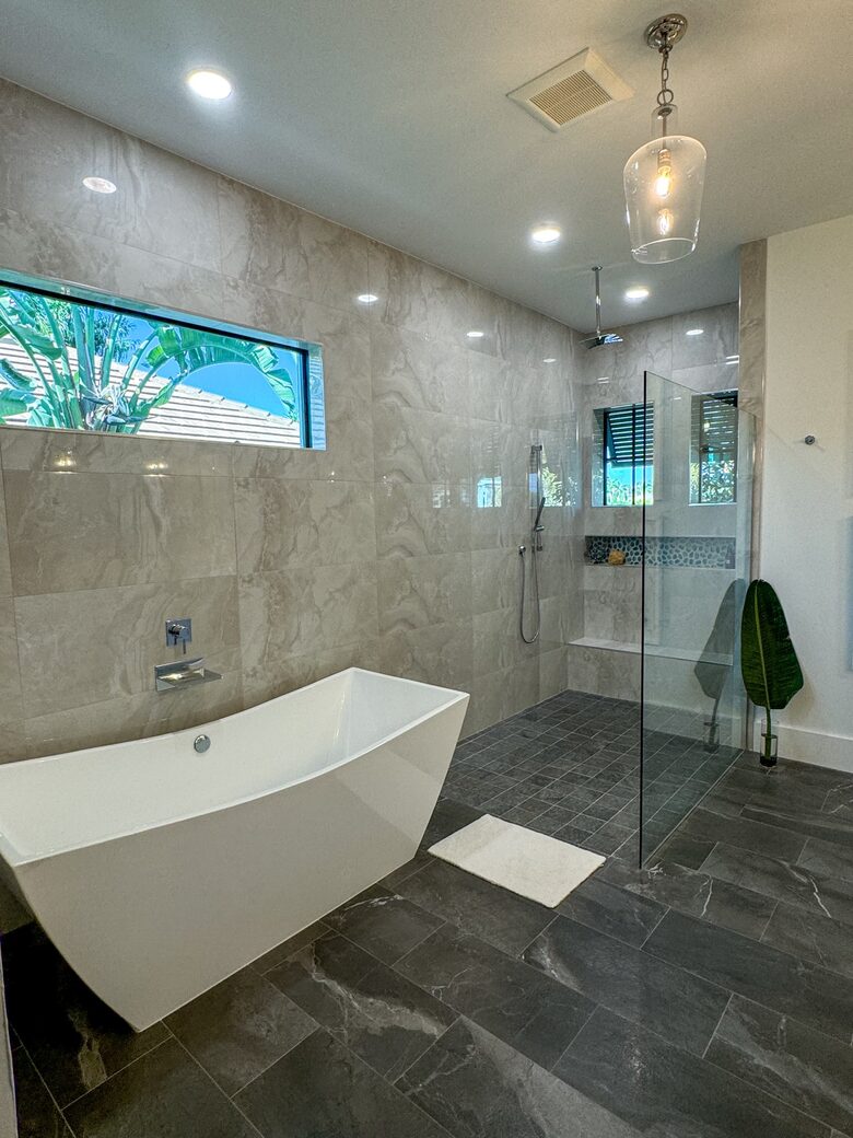 Waterfront Sanctuary at the Tip of the Canal | Marco Island - Marco Island, Florida