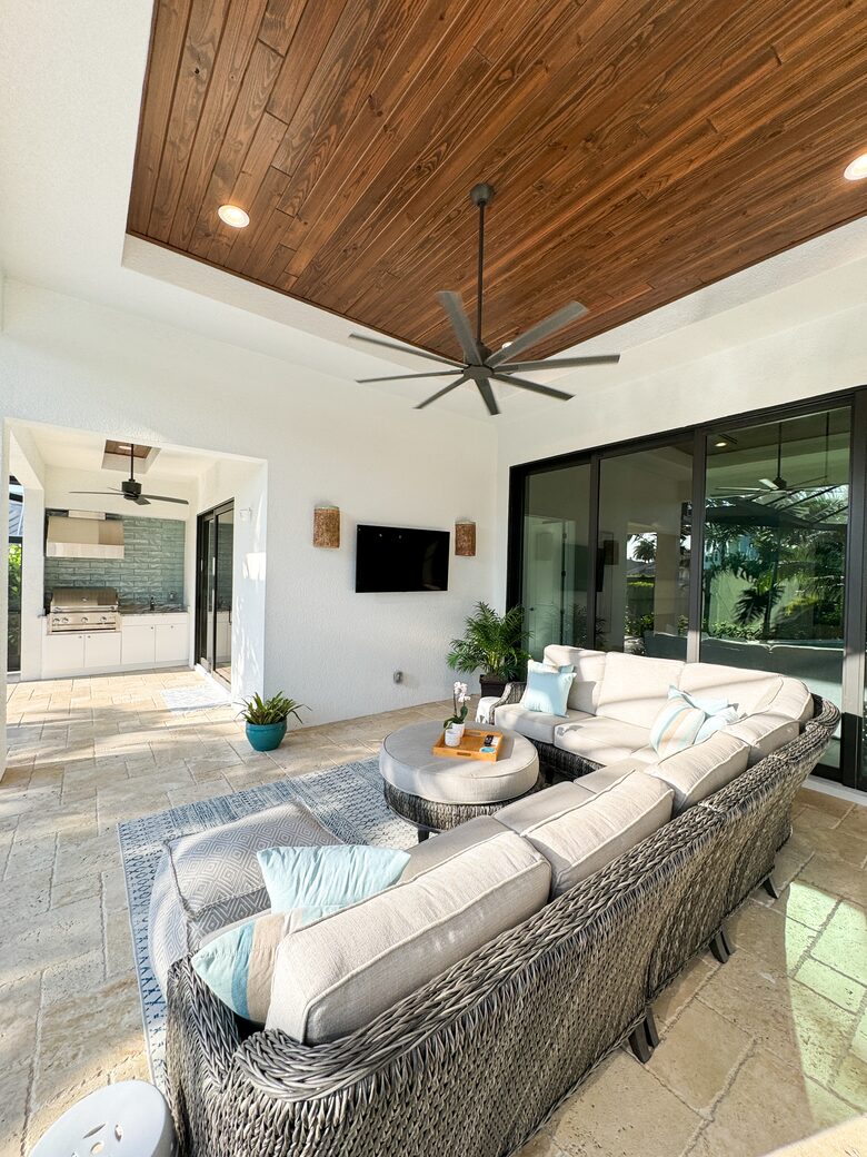 Waterfront Sanctuary at the Tip of the Canal | Marco Island - Marco Island, Florida