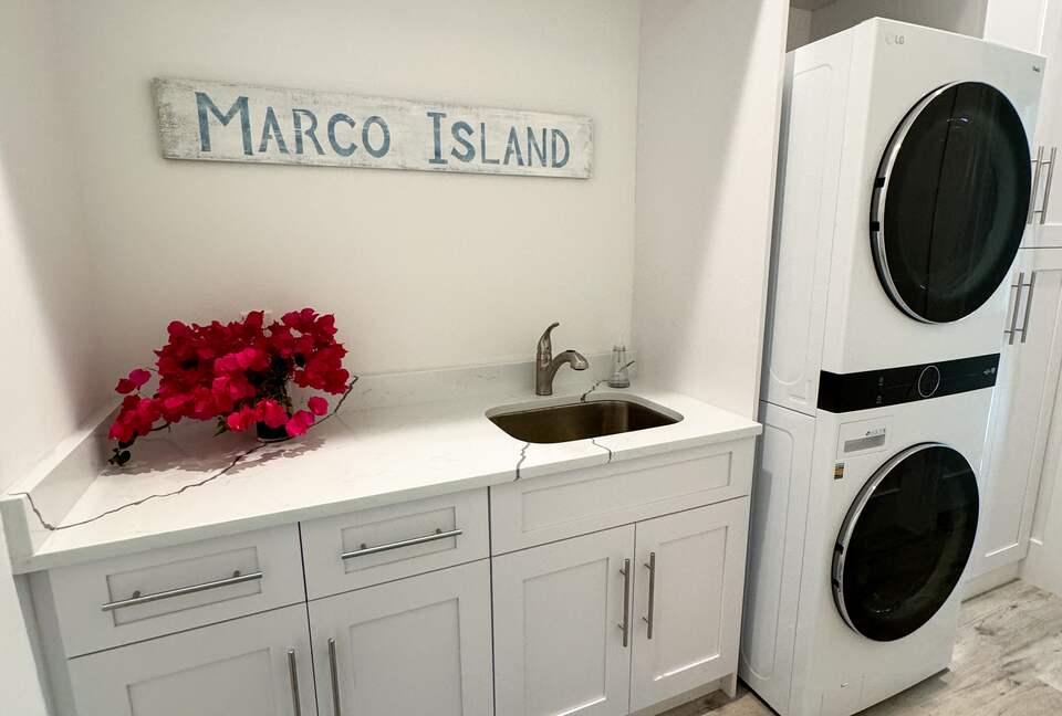 Waterfront Sanctuary at the Tip of the Canal | Marco Island - Marco Island, Florida