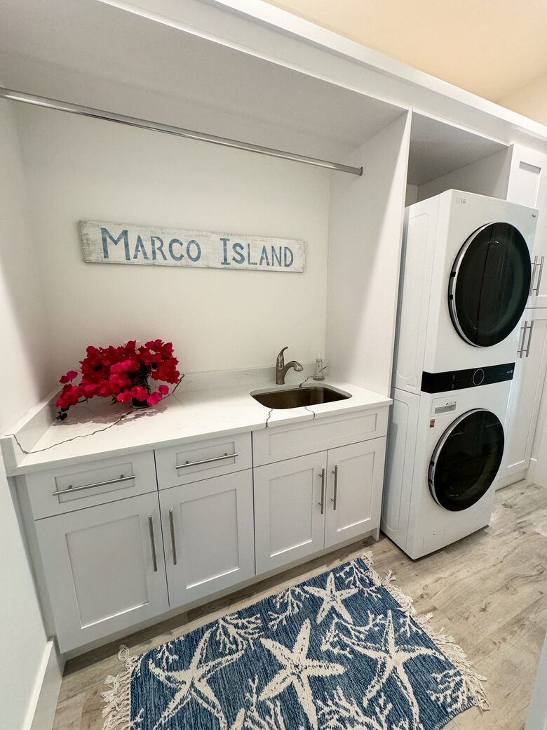 Waterfront Sanctuary at the Tip of the Canal | Marco Island - Marco Island, Florida