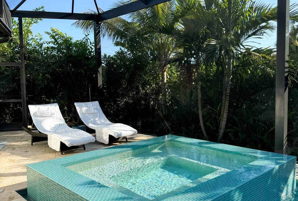 Waterfront Sanctuary at the Tip of the Canal | Marco Island - Marco Island, Florida