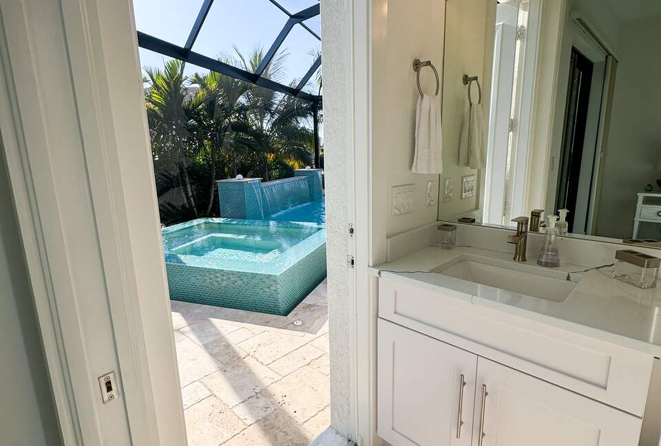 Waterfront Sanctuary at the Tip of the Canal | Marco Island - Marco Island, Florida