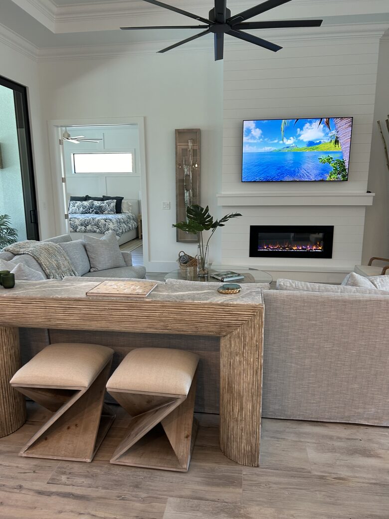 Waterfront Sanctuary at the Tip of the Canal | Marco Island - Marco Island, Florida