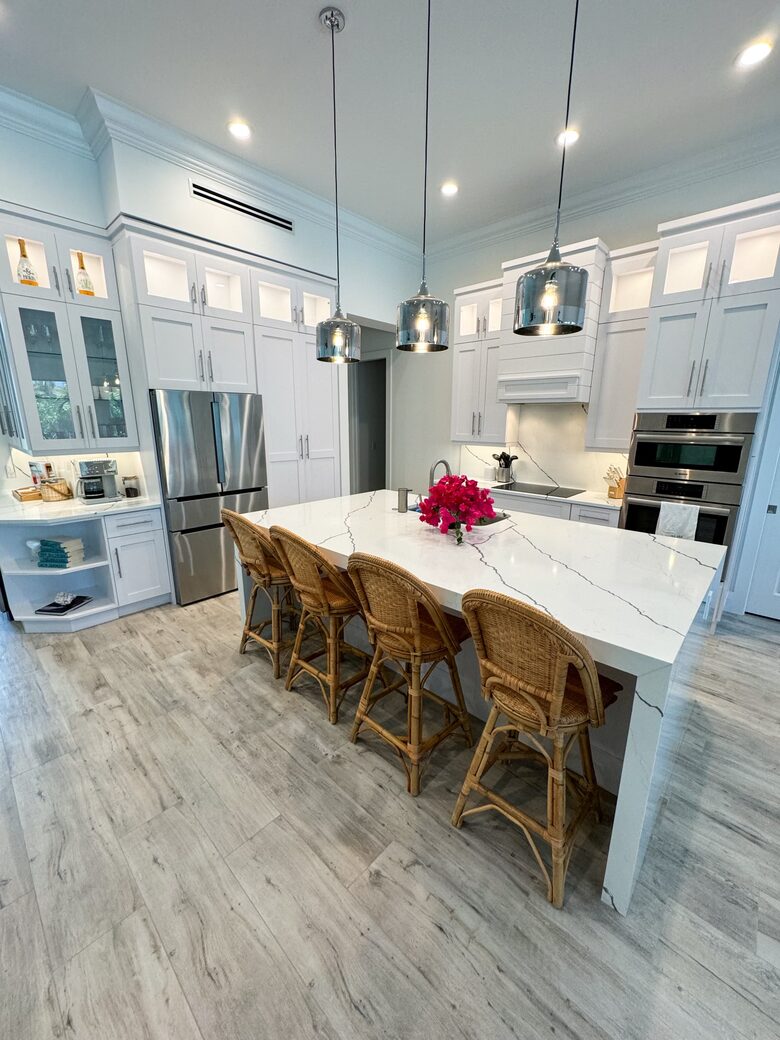 Waterfront Sanctuary at the Tip of the Canal | Marco Island - Marco Island, Florida