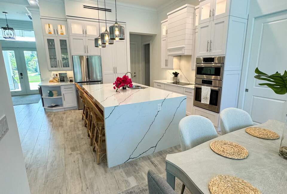 Waterfront Sanctuary at the Tip of the Canal | Marco Island - Marco Island, Florida